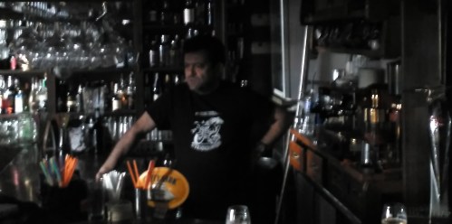 El apagón afecta a establecimientos del sector de la hostelería como el Jabeque, que ve interrumpido el desarrollo normal de su actividad