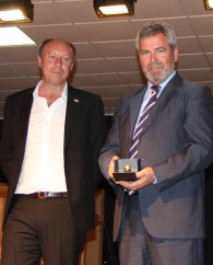 José García Fuentes recibe la 'Níspola de Oro' de Otívar