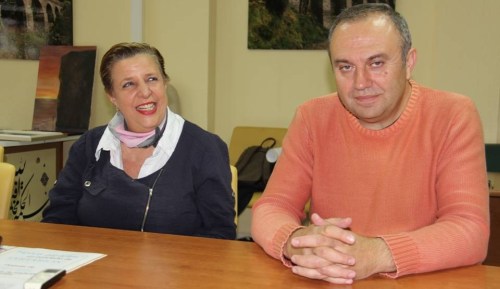 OLGA RUANO Y ANTONIO CANTUDO DURANTE LA PRESENTACIÓN DE LAS JORNADAS CULTURACLASICA EN ALMUÑECAR 15 2