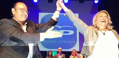 Sebastián Pérez y Trinidad Herrera en la presentación de la candidatura del PP en las elecciones municipales del 24 de mayo