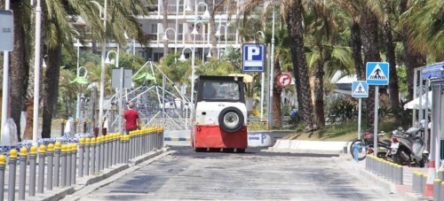 Comienzan los trabajos de asfaltado en Puerta del Mar, lo que normalizará el tráfico con Velilla (Almuñécar) Comienzan los trabajos de asfaltado en Puerta del Mar, lo que normalizará el tráfico con Velilla (Almuñécar)