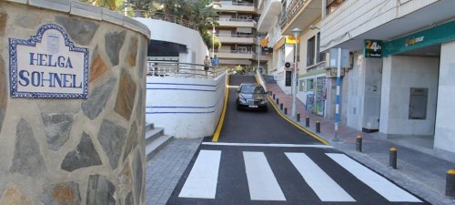 ASI  LUCE YA LA CALLE HELGA SONHEL EN ALMUÑECAR 152