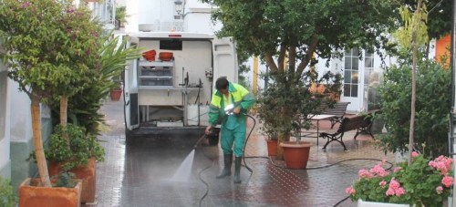 CAMPAÑA BALDEO EN EN LA HERRADURA FOTO EN CALLE CANALEJAS 15 2