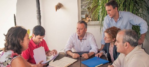 Juan Carlos Benavides junto algunos de sus colaboradores Juan Carlos Benavides junto algunos de sus colaboradores