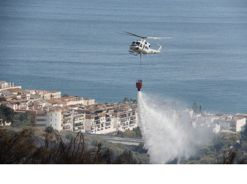 Un aparatoso incendio de monte arrasó casi 3 ha y alcanzó el jardín de un chalé desocupado en La Herradura Incendio declarado en una zona de monte en La Herradura