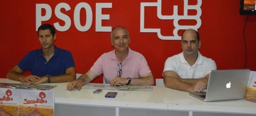 Sergio García Alabarce (en el centro) en rueda de prensa 2