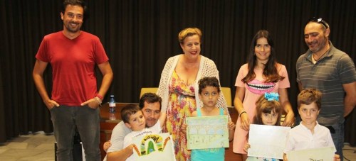 Alumnos premiados junto con la concejal, Olga Ruano, la coordinadora del programa y los dos arqueólogos del Ayuntamiento Alumnos premiados junto con la concejal, Olga Ruano, la coordinadora del programa y los dos arqueólogos del Ayuntamiento