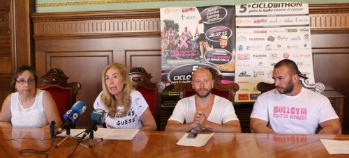 La teniente de alcalde María Ángeles Escámez hace un llamamiento a los motrileños para que participen en estos eventos solidarios.