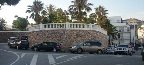 El PSOE exige soluciones a los problemas de aparcamiento y tráfico de cada verano en La Herradura El PSOE exige soluciones a los problemas de aparcamiento y tráfico de cada verano en La Herradura