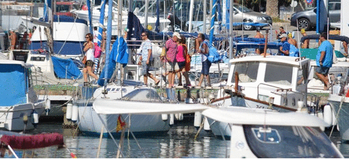 400 nadadores se dieron cita en LXXVI Travesía a Nado del Puerto de Motril