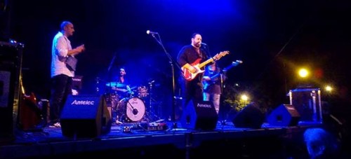 Beiztegui & Los Culpables pusieron el broche al II Festival de Blues de La Herradura