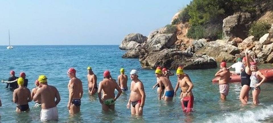 El domingo se celebrará la 'XXVI Travesía a nado de la Bahía de La Herradura'