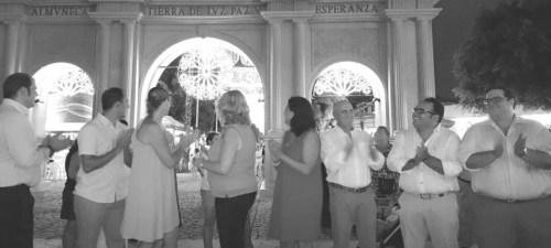 Herrera inaugura la feria ante la indignación del comercio y la hostelería por los apagones Herrera inaugura la feria ante la indignación del comercio y la hostelería por los apagones