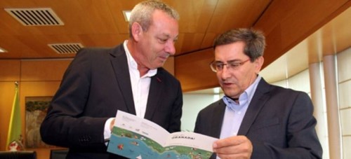El presidente de la Diputación de Granada, José Entrena, y el presidente del Puerto de Motril, Francisco Álvarez de la Chica