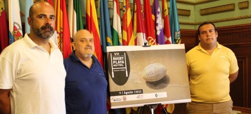 La playa de Poniente acoge este domingo el ‘VII Torneo de Rugby-Playa’
