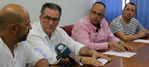 Rueda de prensa del PA Motrileño donde se ha tratado el tema del trabajador despedido por Torraspapel en la factoría de Motril