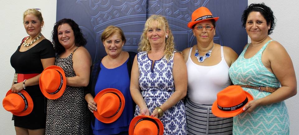 Susana Feixas y la comision de fiestas de Santa Adela 