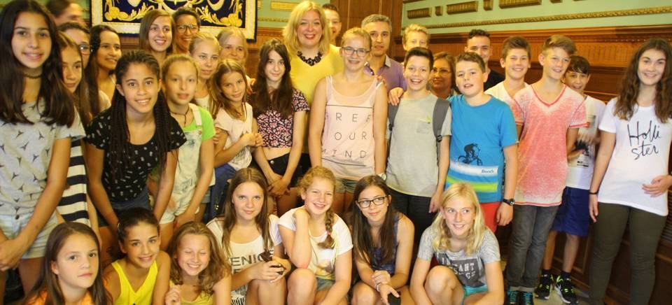 Alunmos alemanes y motrileños con la alcaldesa de Motril