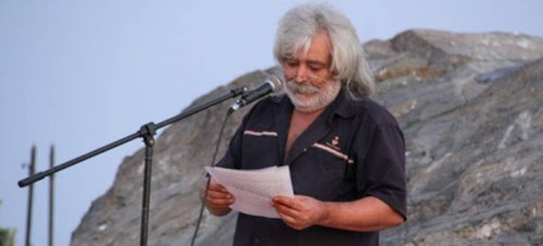 El sexitano Paco Justo presenta esta tarde su libro “Versos Mundanos”