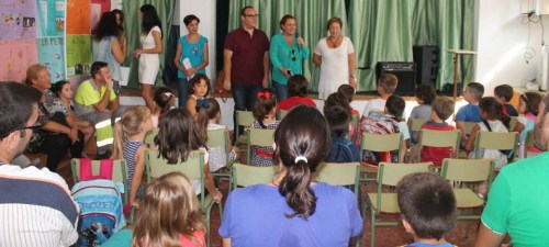 La alcaldesa de la villa, Mª Eugenia Rufino, inaugura el curso escolar 2015-2016 La alcaldesa de la villa, Mª Eugenia Rufino, inaugura el curso escolar 2015-2016