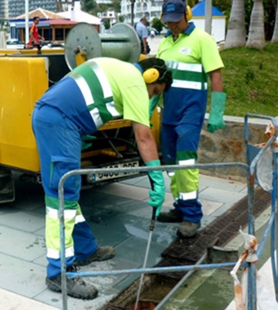 La empresa 'Aguas y Servicios' realiza 26.608 limpiezas de imbornales antes de otoño2