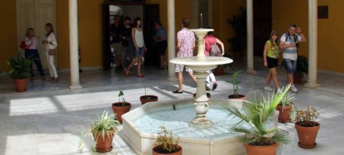 La Oficina de Información de la Diputación atendió en agosto una cifra récord de turistas La Oficina de Información de la Diputación atendió en agosto una cifra récord de turistas