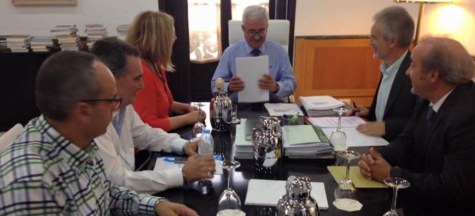 Visita alcaldesa, teniente de alcalde y concejal Salud a Sevilla para reunirse con los concejeros de Salud y Vicepresidencia Visita alcaldesa, teniente de alcalde y concejal Salud a Sevilla para reunirse con los concejeros de Salud y Vicepresidencia