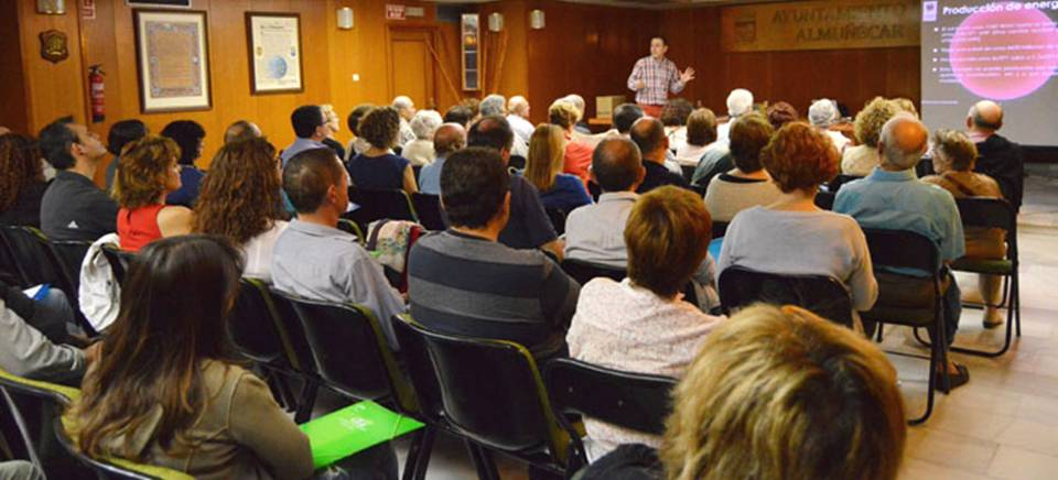 Conferencia 'El Sol, nuestra estrella' en la Casa de la Cultura de Almuñécar