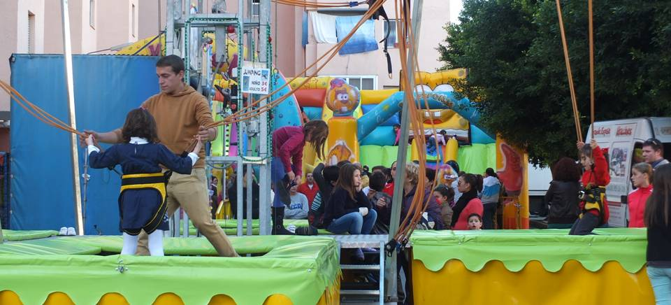 Columpios en las fiestas de La Carrera de Almuñécar