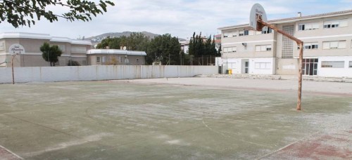 El Ayto. de Salobreña no construirá una parada provisional en las pistas en desuso del IES Mediterráneo