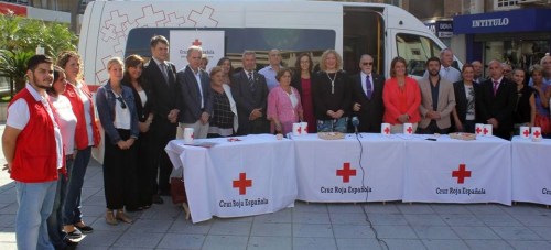 El ‘Día de la Banderita’ de Cruz Roja llena Motril de solidaridad
