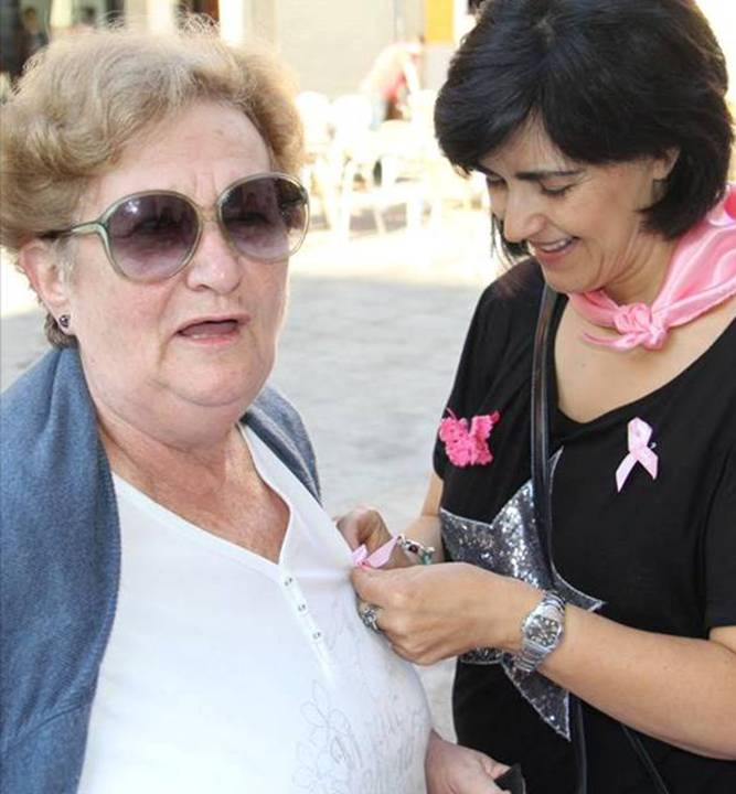 La AECC pone en servicio hoy en Almuñécar dos mesas informativas sobre el Cáncer de Mama