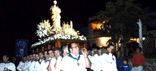 La procesión de la Virgen Madre puso el broche final a las Fiestas de la Chirimoya