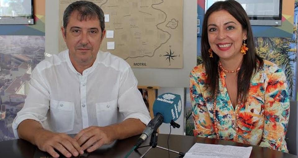 La teniente de alcalde y responsable de Turismo, Alicia Crespo, junto a Fermín Anguita, responsable de la empresa motrileña ‘Green Guide’ La teniente de alcalde y responsable de Turismo, Alicia Crespo, junto a Fermín Anguita, responsable de la empresa motrileña ‘Green Guide’