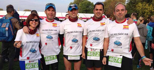 Los atletas sexitanos primeros españoles en la línea de meta de la Royal Parks de Londres