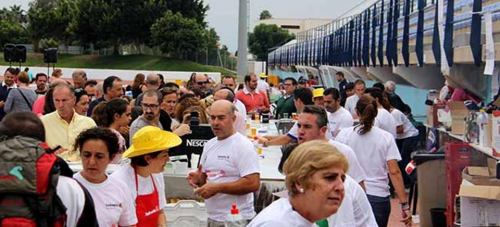 Multitud de vecinos se vuelcan con la Policía Local en la Jornada Lúdico Deportiva y Solidaria con Cáritas