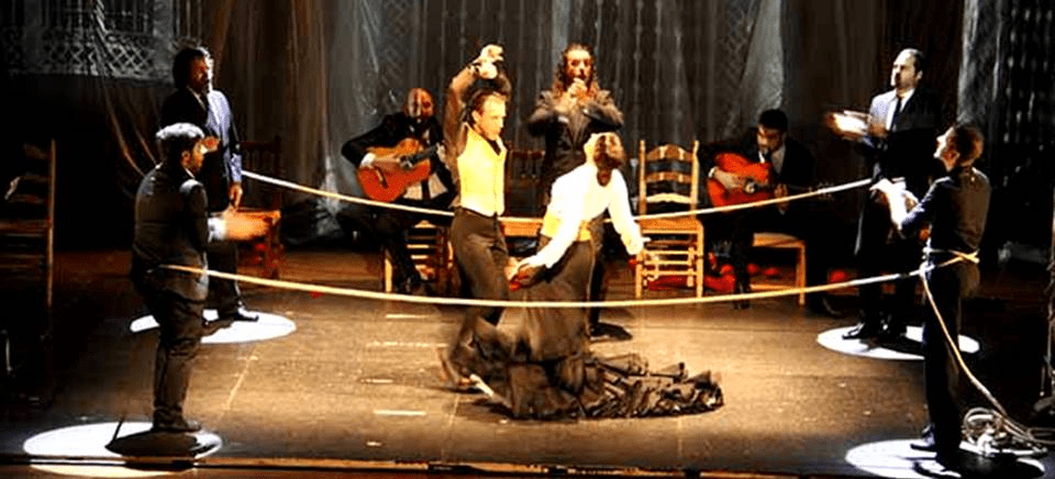 Almuñécar acogió el estreno de 'Reversible' de Manuel Liñán