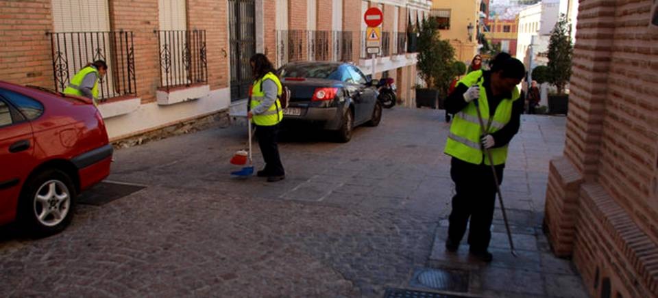 El Plan de Ayuda a la Contratación de la Junta permite contratar 32 personas en Almuñécar El Plan de Ayuda a la Contratación de la Junta permite contratar 32 personas en Almuñécar