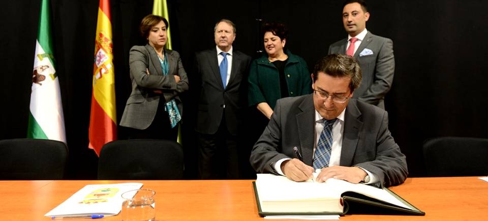 Entrena 'Esta Diputación va a garantizar que los servicios públicos llegan a todos, en igualdad y sin exclusiones'