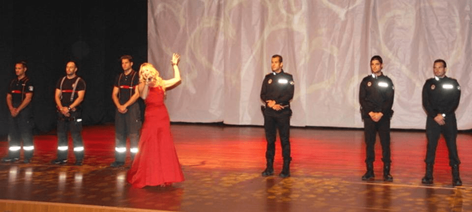 Bomberos y Policías Locales de Almuñécar celebraron con éxito una Gala para ayudar a la joven Sheila