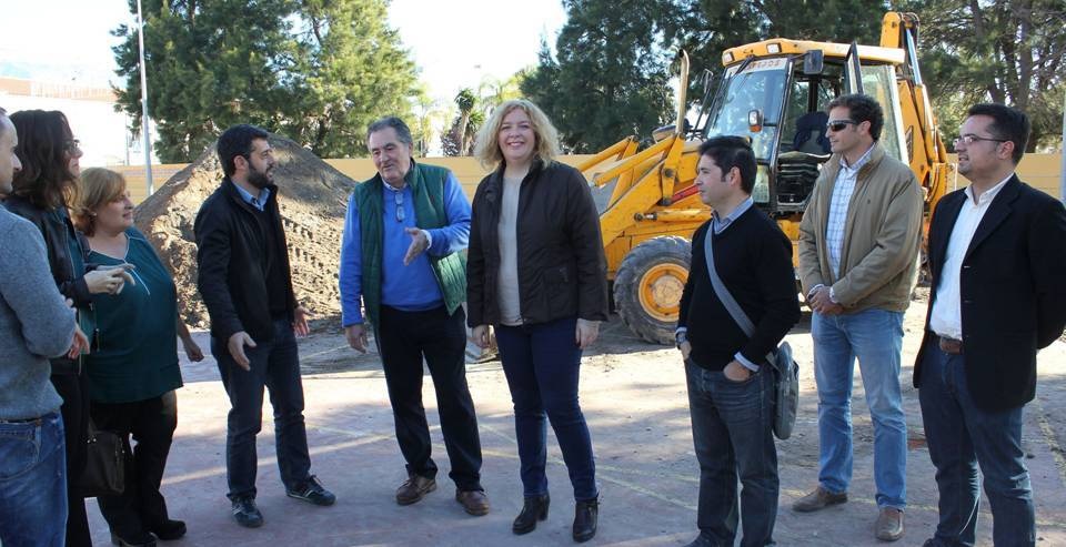 Comienzan las obras de la pista polideportiva de Santa Adela, que se rehabilitará por completo gracias al Plan Urban