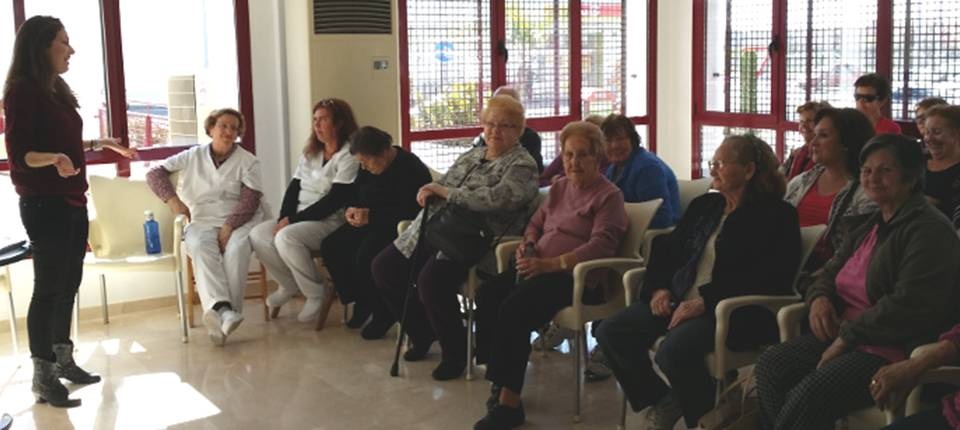 El Ayto. organiza las 'Cenas de Navidad y Fin de Año en Compañía' para mayores que estén solos