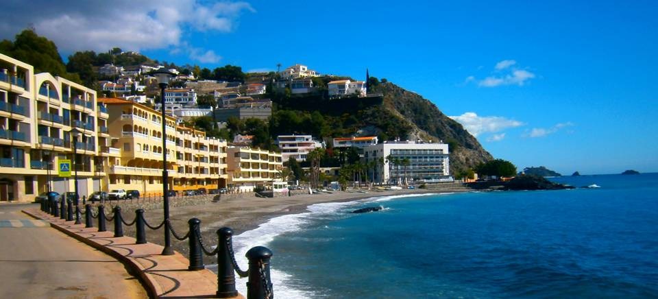 La Policía Local de Almuñécar detiene a vecino como presunto autor de robo al sorprenderlo en el interior de una vivienda