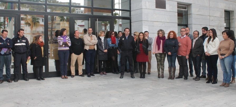 Salobreña guarda un minuto de silencio en memoria de los dos policías nacionales fallecidos en el atentado de Kabul 2