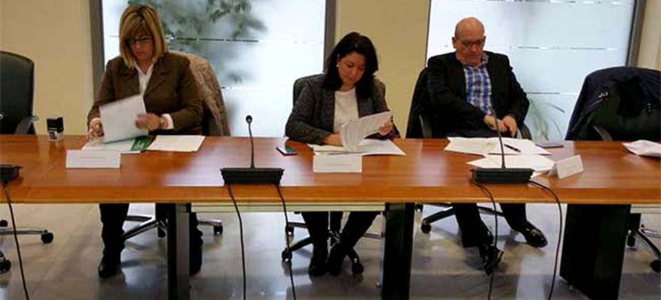 Almuñécar firma con la Junta el convenio para el Programa de Tratamiento de Familias con Menores en situación de riesgo o desprotección