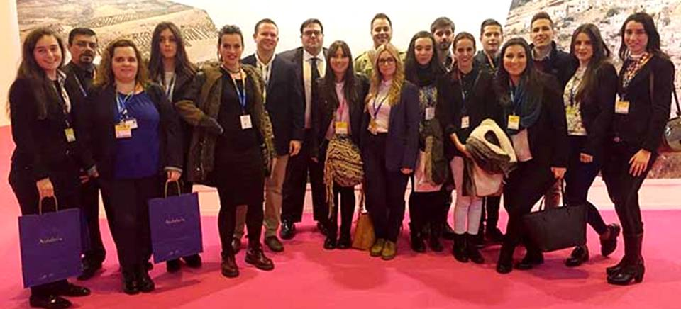 Alumnos del Ciclo de Alojamientos Turisticos del IES Antigua Sexi visitan hoy Fitur