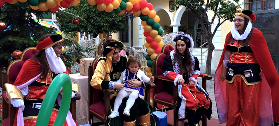 El Cartero Real visitará, otra vez, Almuñécar y La Herradura para recoger las cartas de los noños a los Reyes Magos de Oriente