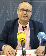 El concejal de Pariticpación Ciudadana, David Martín, en la presentación de Motrileños en ruta, conocce tu provincia