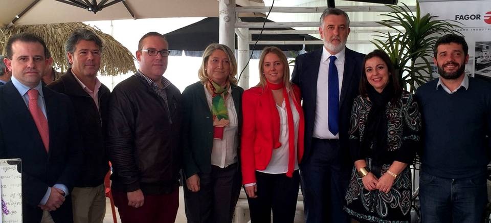 Francisco Sánchez-Cantalejo y Alicia Crespo destacan que los chiringuitos son “imprescindibles” en la oferta turística de Motril
