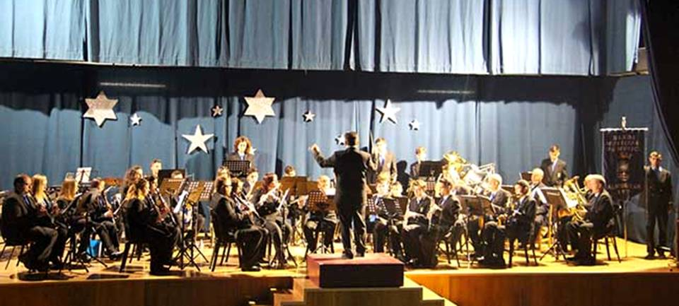 La Banda Municipal de Música de Almuñécar dio anoche su octavo concierto de Año Nuevo en La Herradura
